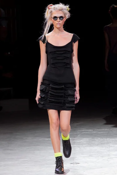 Look 25